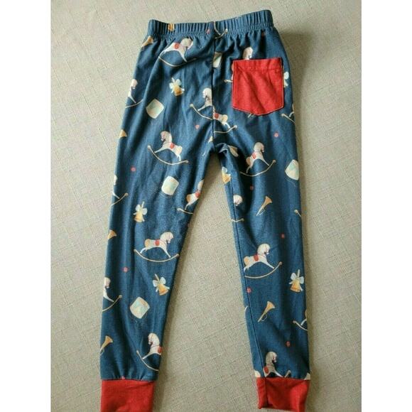 Love & Grow Holiday Lounge Set - Picture 6 of 7